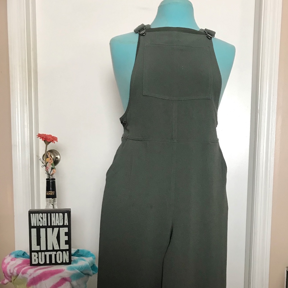 Xhilaration | Olive Green Wide-Leg Mid-Calves, Overalls Size: M
